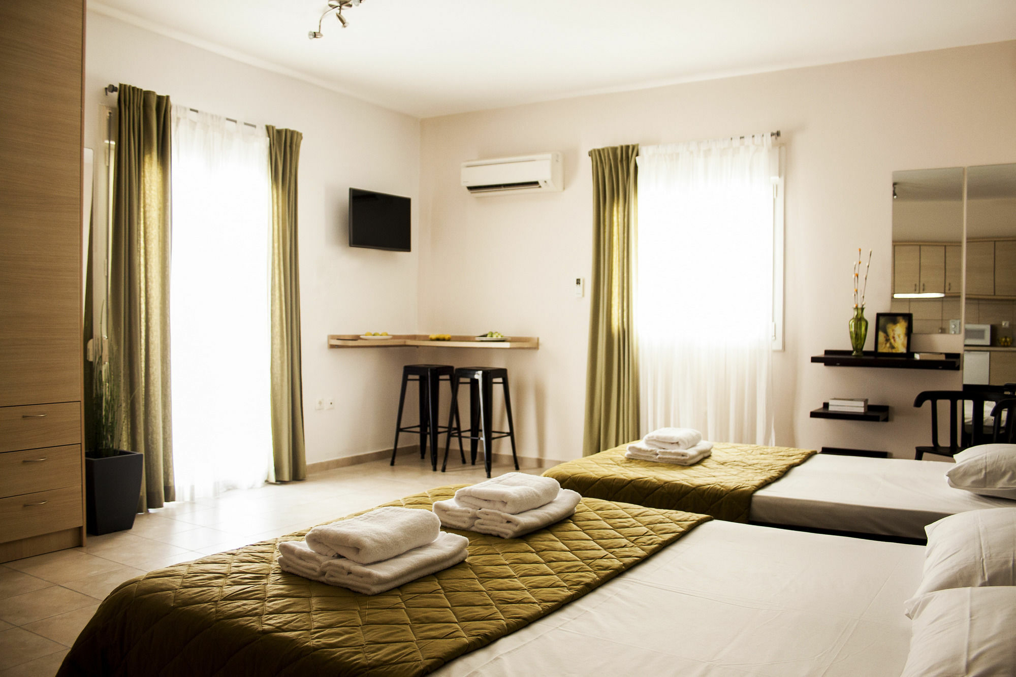Krinis Apartments Rhodes City Eksteriør billede